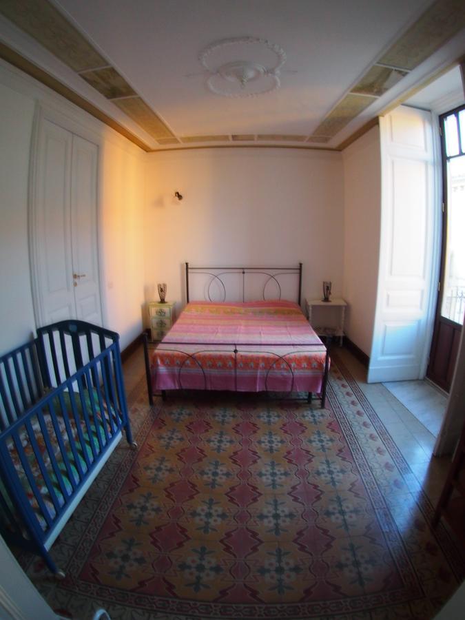Casa Felice Nel Centro Storico, Tra Etna E Mare Apartment Catania Exterior photo